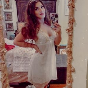 🌺 Lovely Mark & Spencer cream nightgown